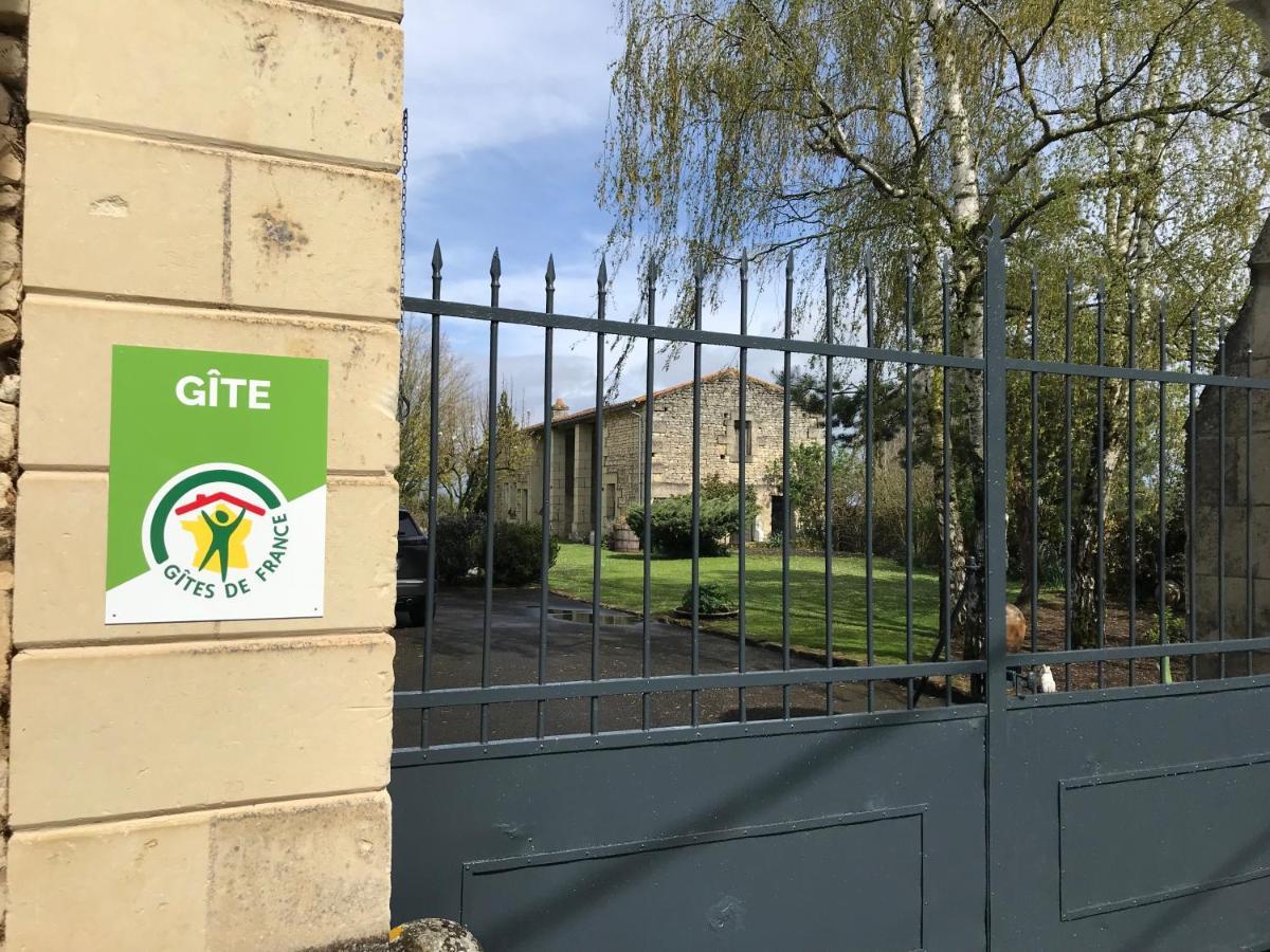 Gite Au Boom Coeur En Options Spa Et Repas Tourtenay Exterior foto